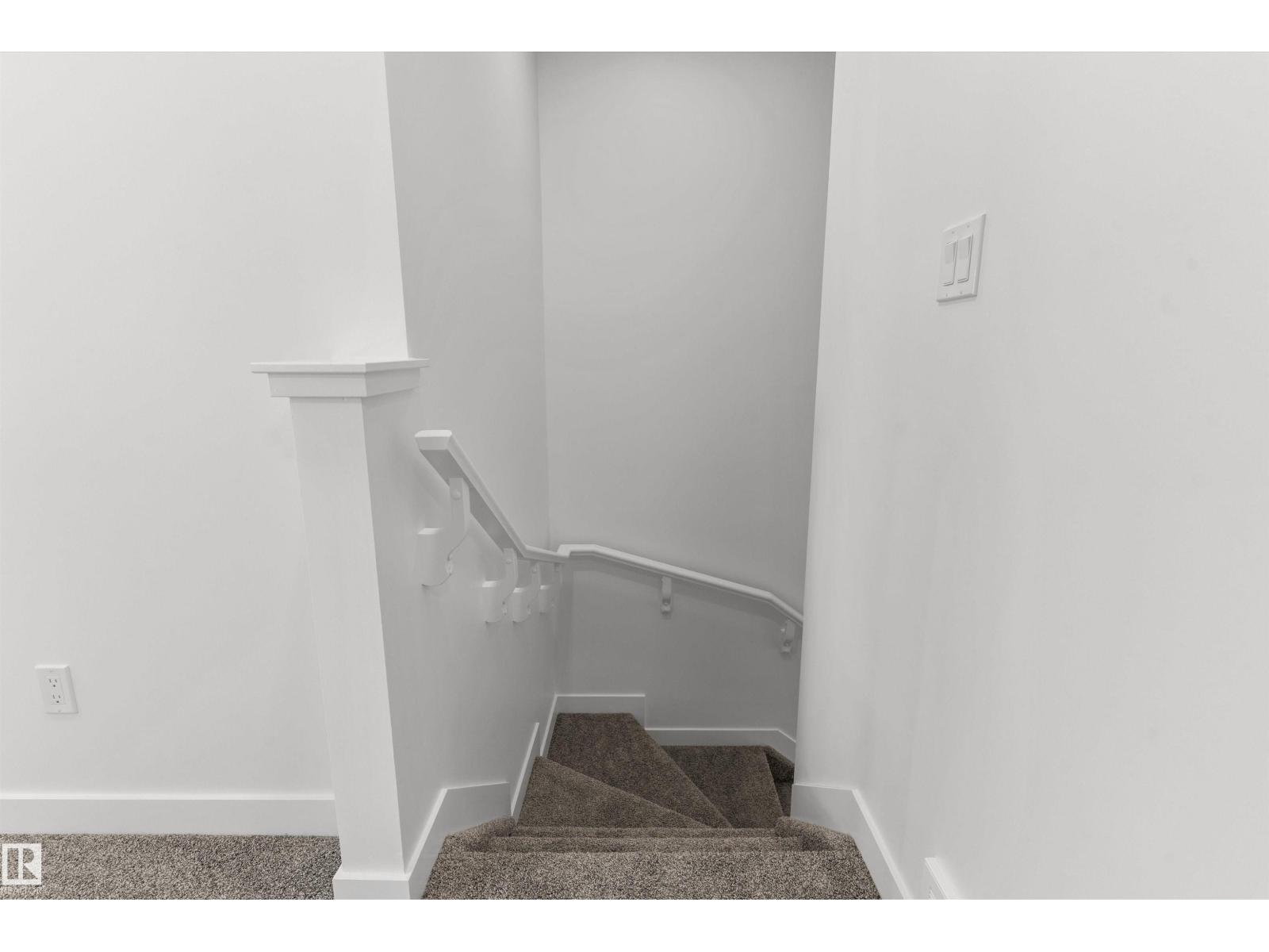 20703 43 Av Nw Property Photo 21