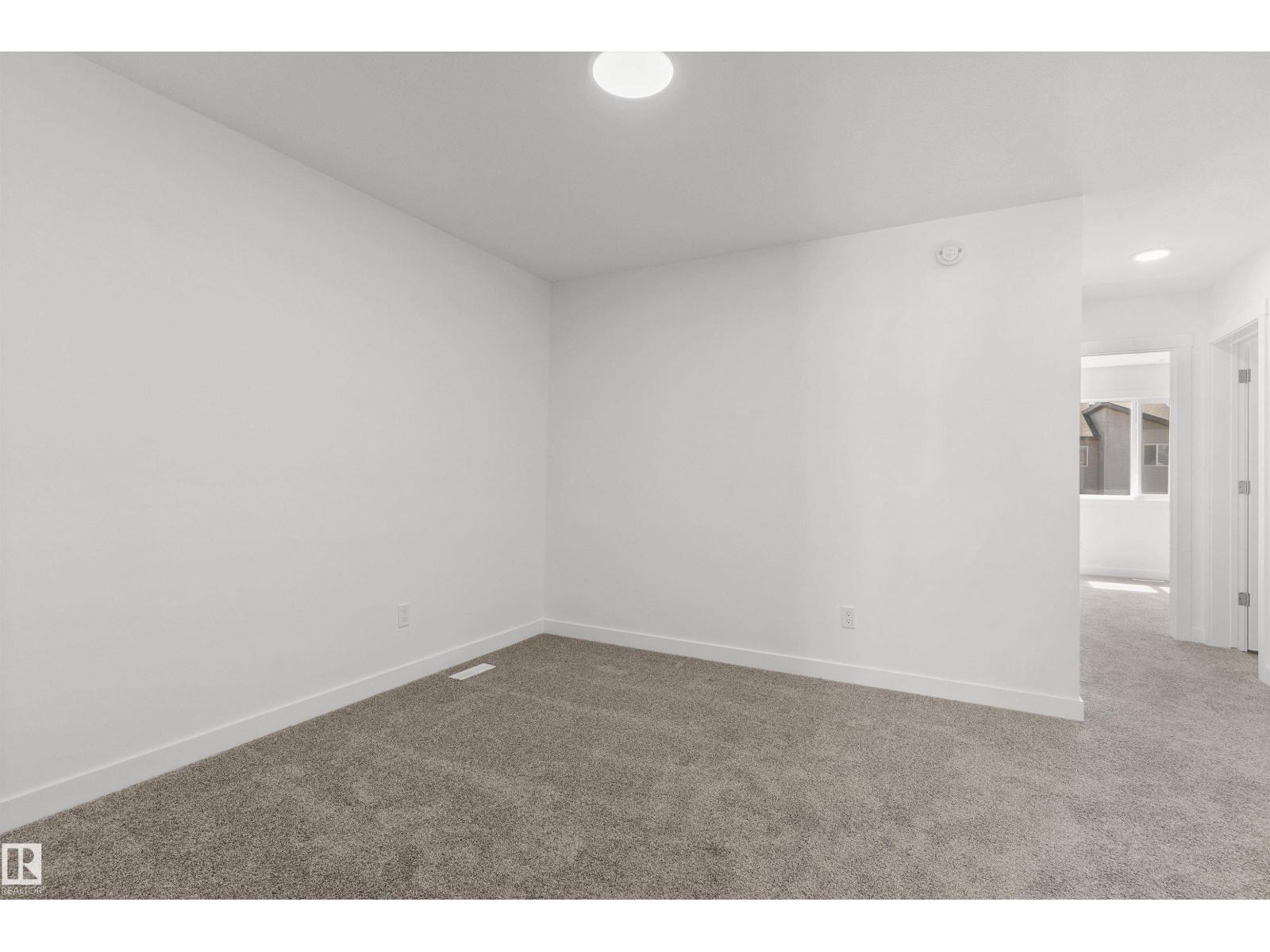 20703 43 Av Nw Property Photo 28