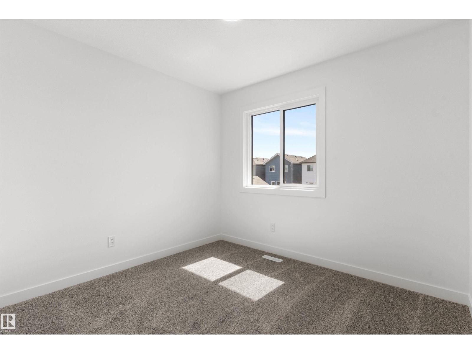 20703 43 Av Nw Property Photo 31