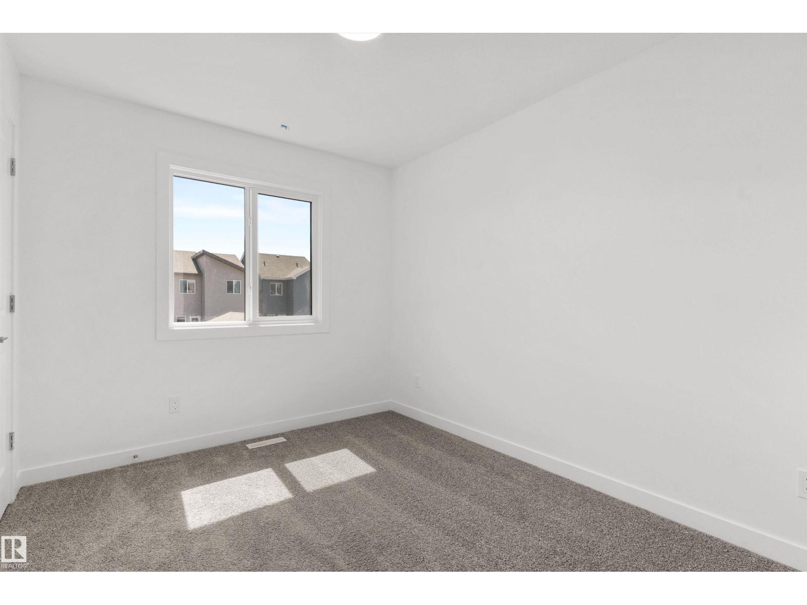 20703 43 Av Nw Property Photo 34