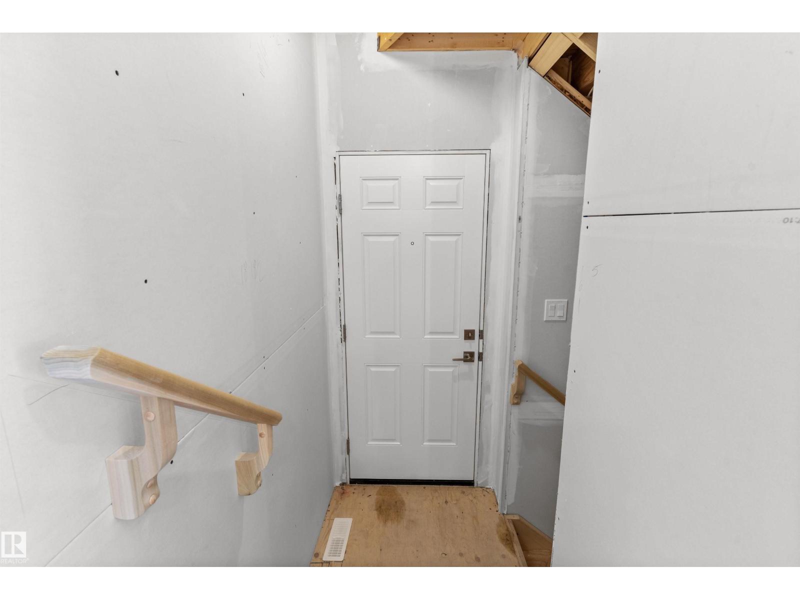 20703 43 Av Nw Property Photo 36