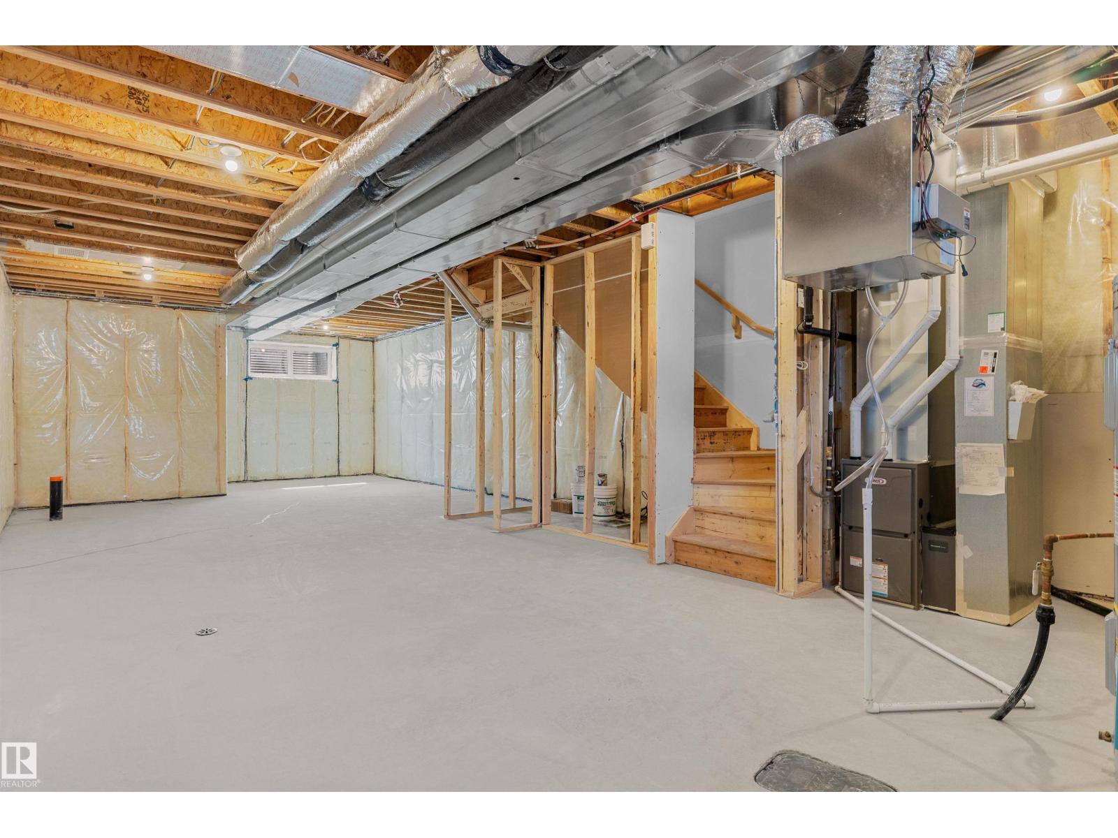 20703 43 Av Nw Property Photo 37