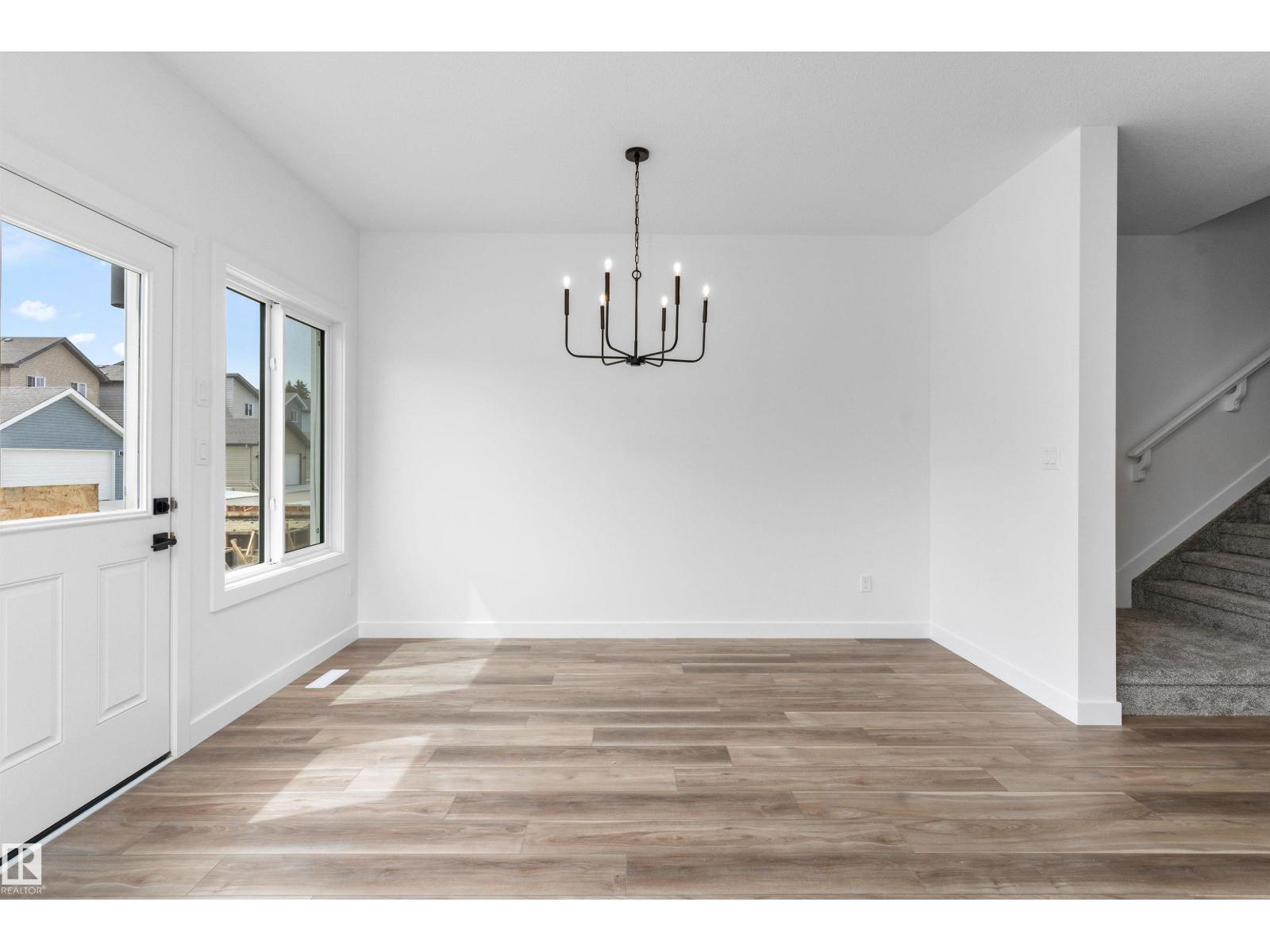 20615 43 Av Nw Property Photo 4