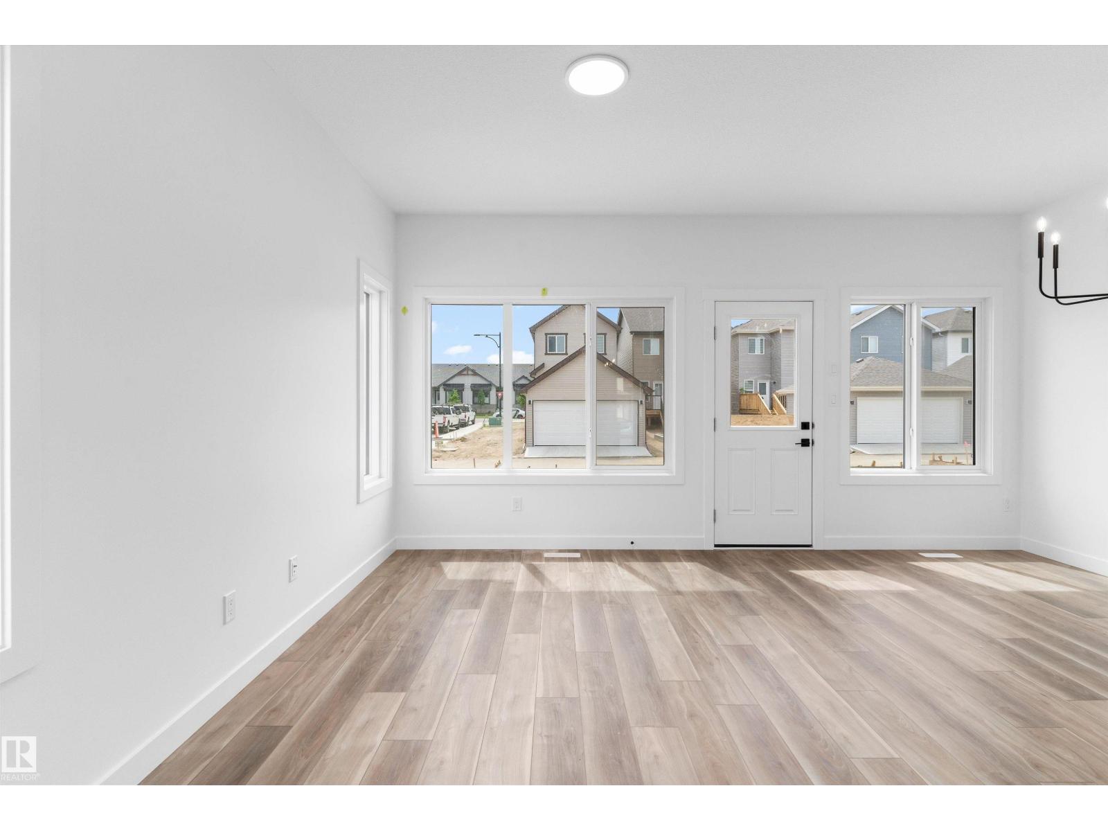 20615 43 Av Nw Property Photo 9