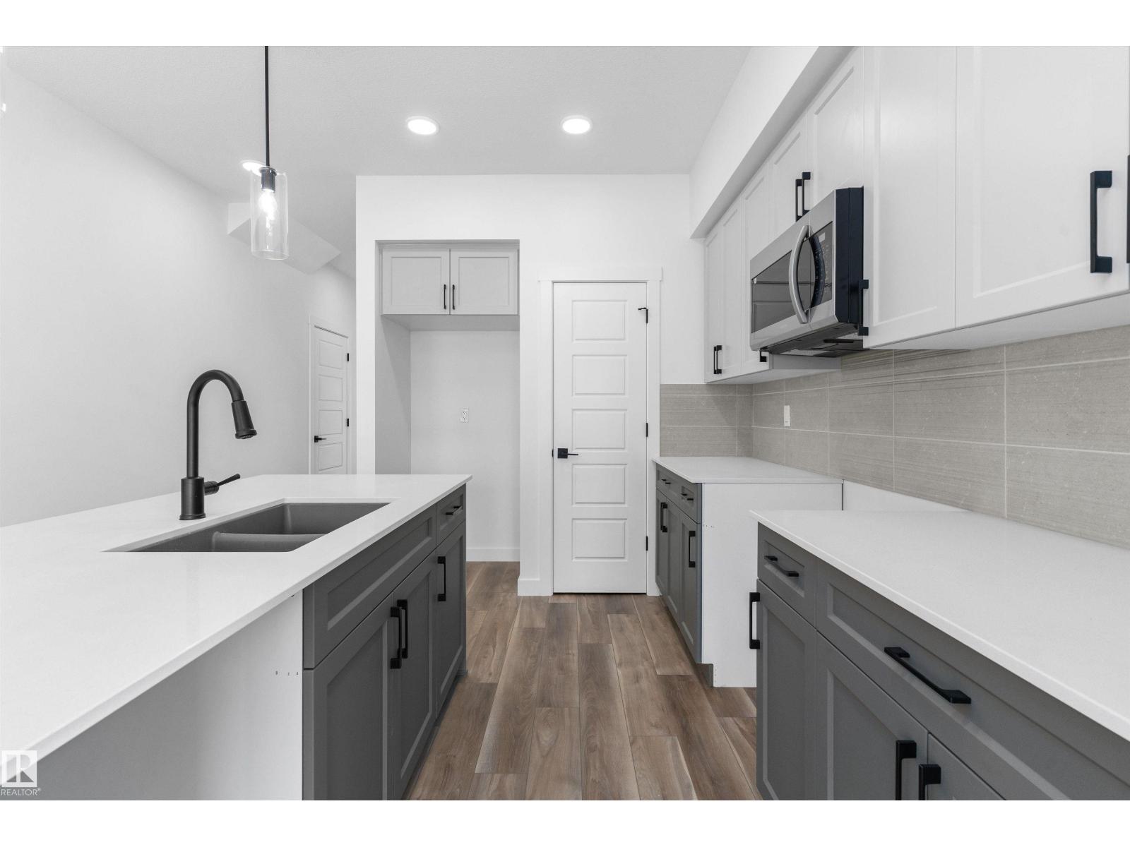 20615 43 Av Nw Property Photo 11
