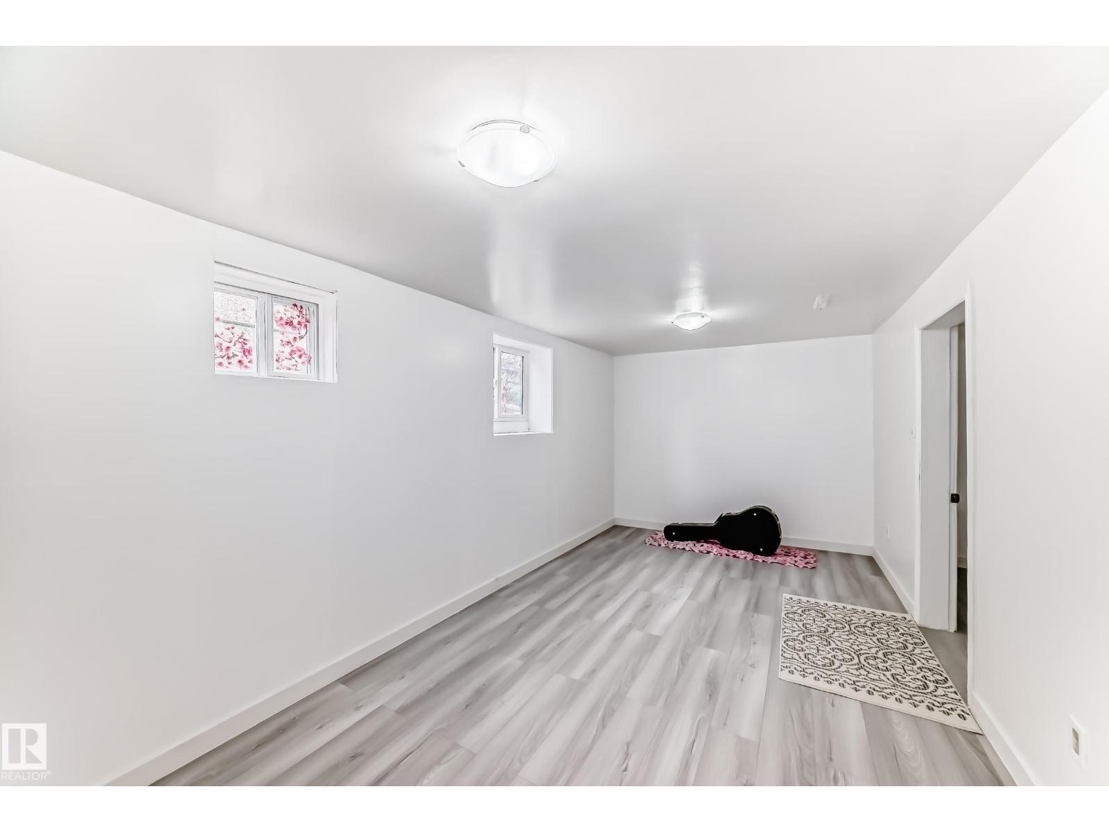 9221 110 Av Nw Property Photo 21