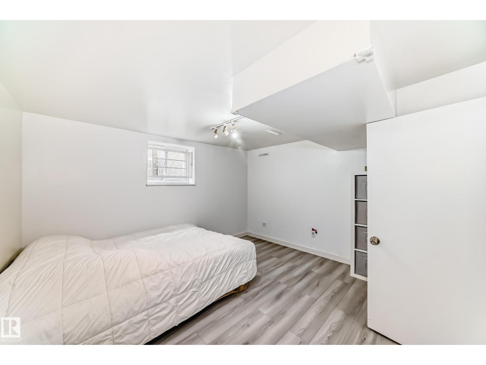 9221 110 Av Nw Property Photo 24