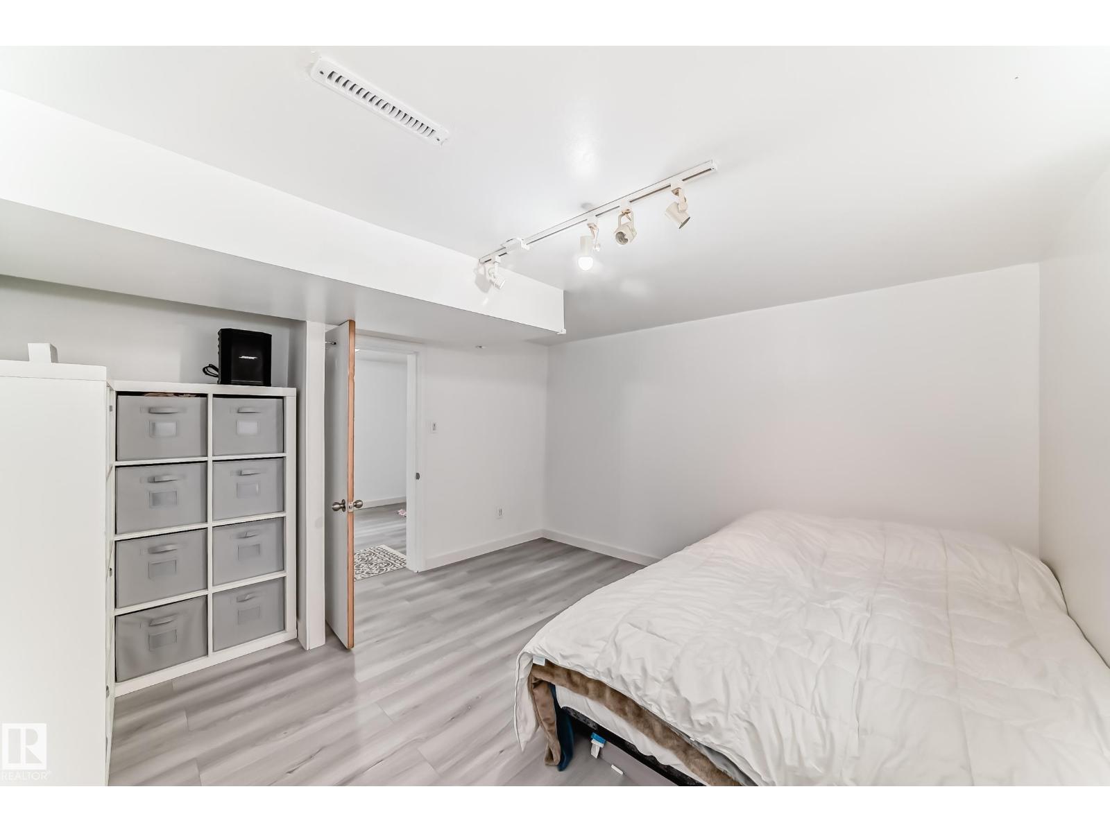 9221 110 Av Nw Property Photo 25