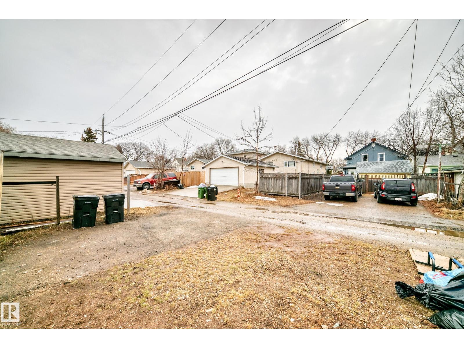9221 110 Av Nw Property Photo 32