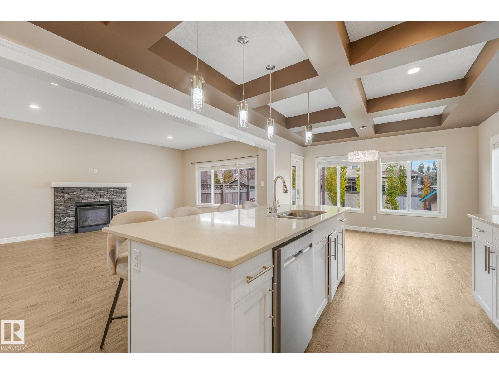 2304 89 St Sw Property Photo 10