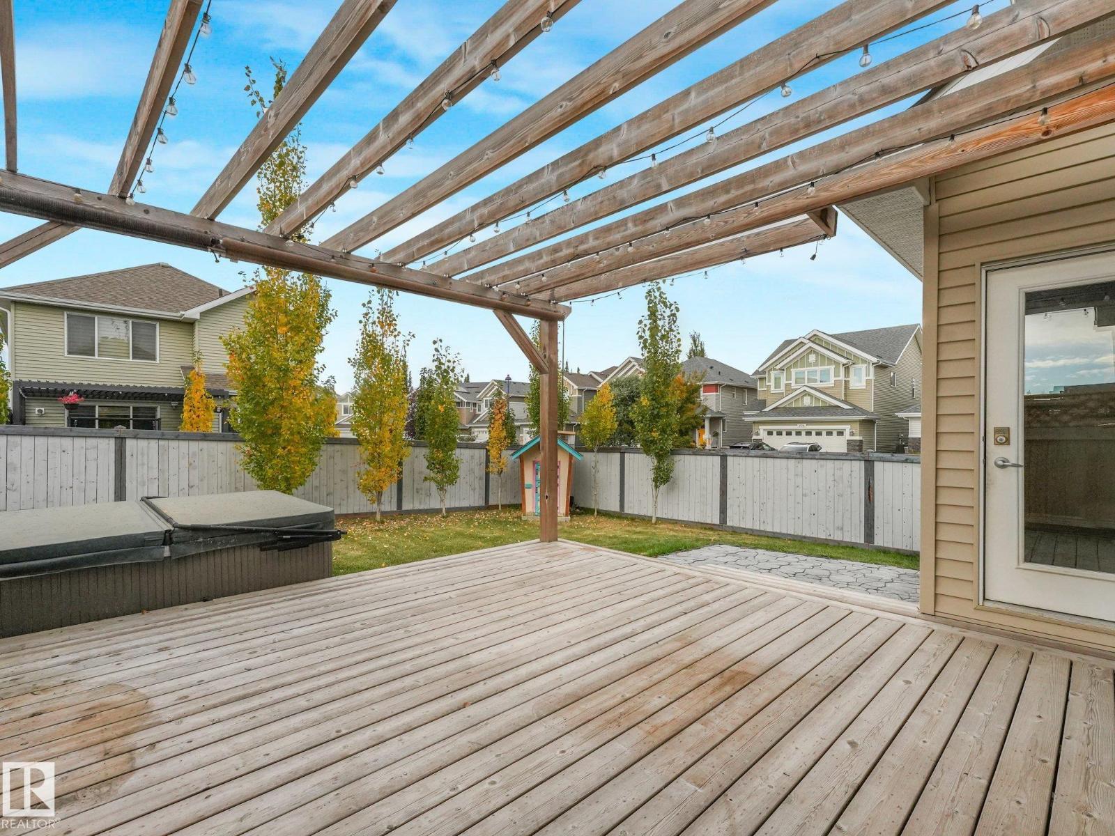 2304 89 St Sw Property Photo 18