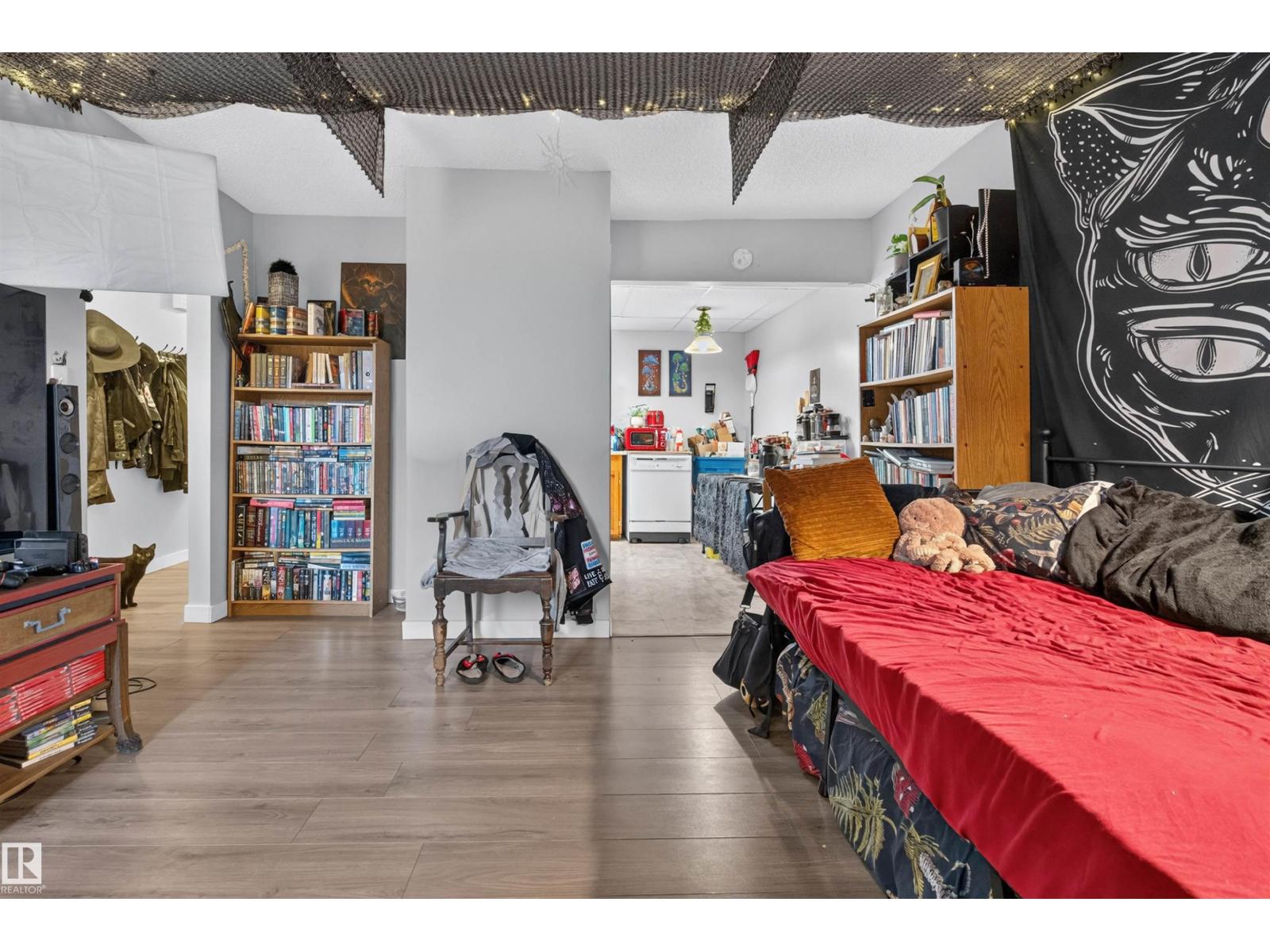 10831 80 Av Nw Property Photo 15