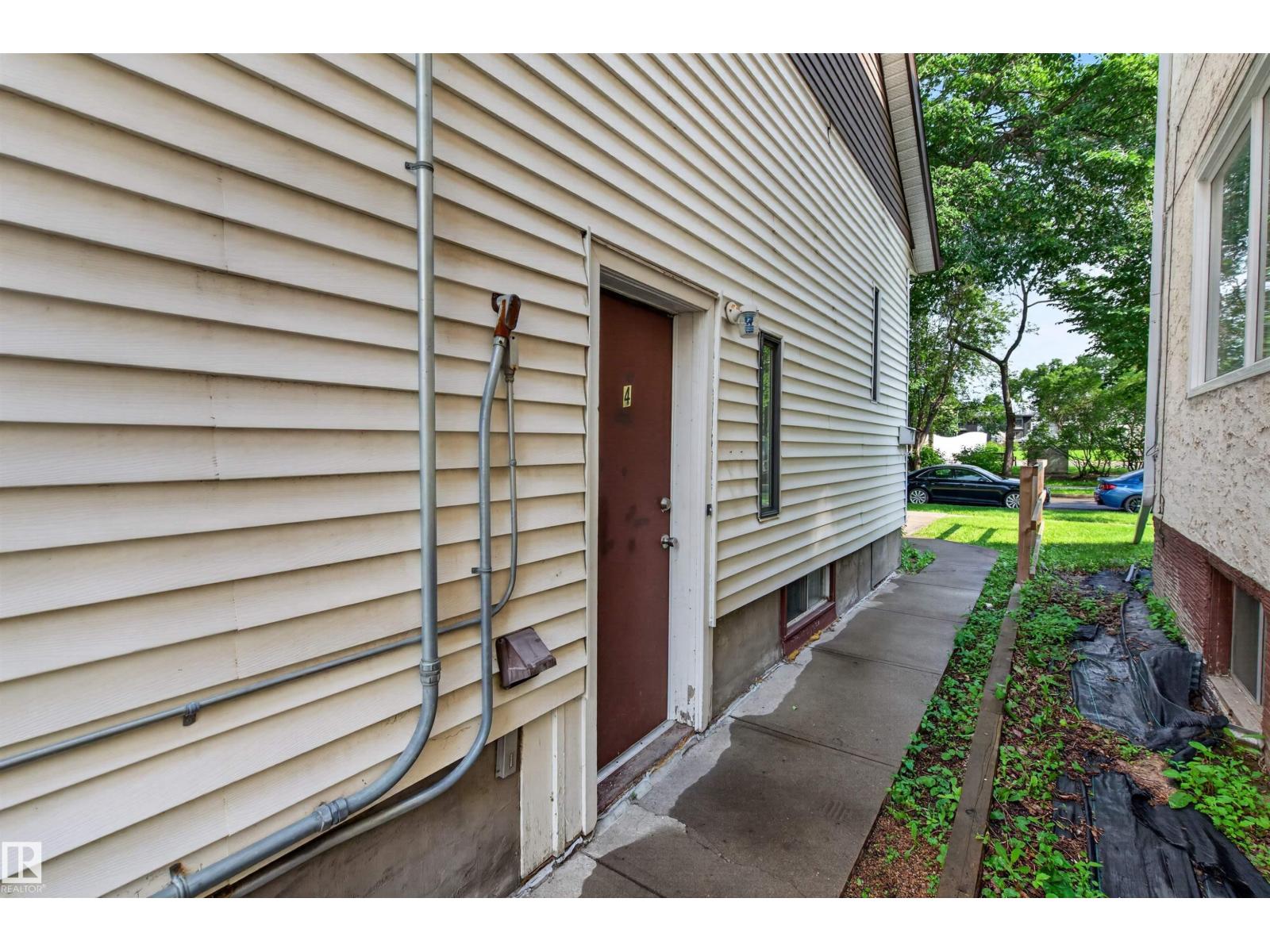 10831 80 Av Nw Property Photo 18