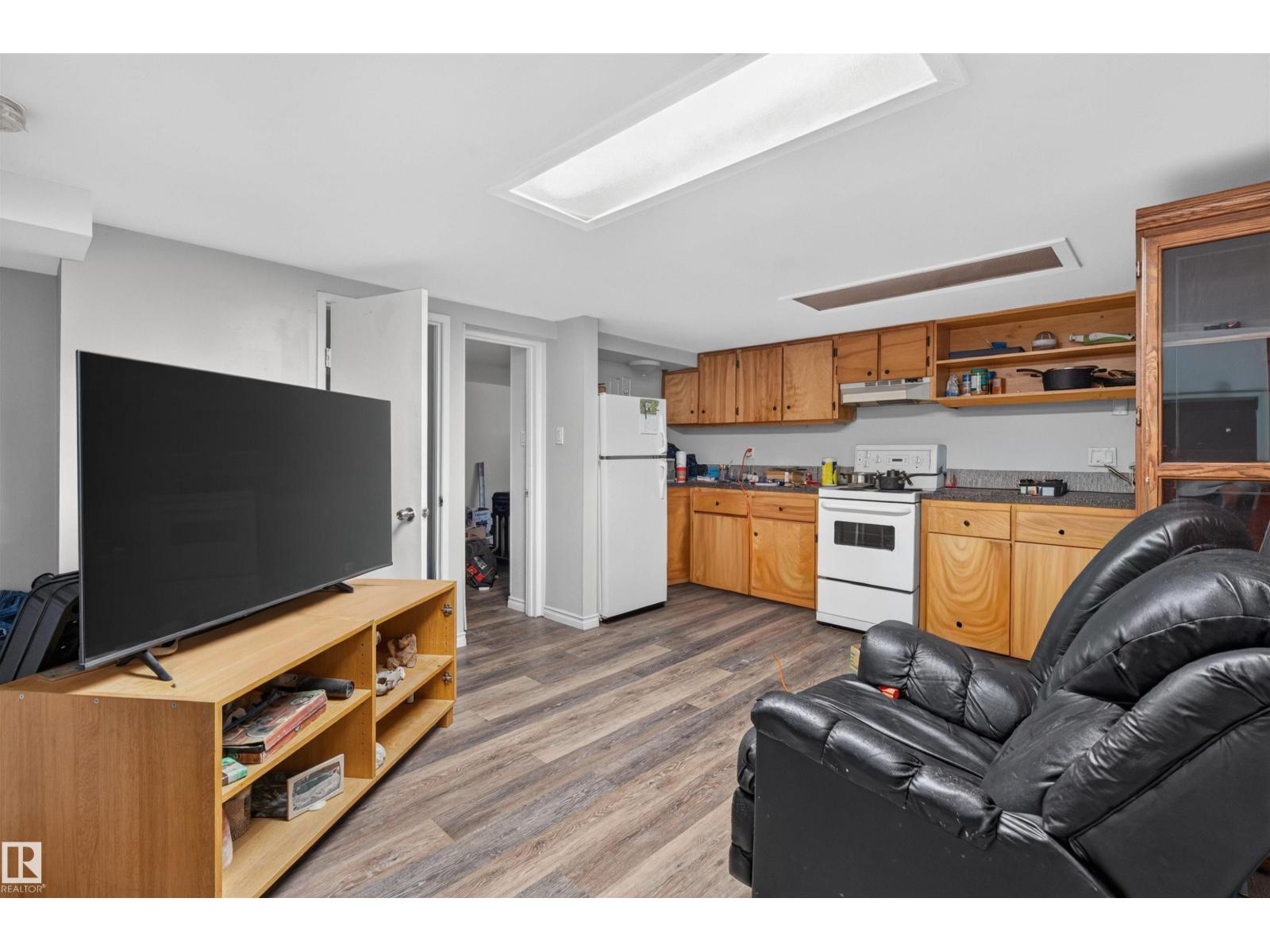 10831 80 Av Nw Property Photo 19