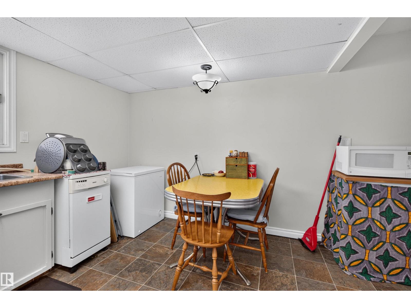 10831 80 Av Nw Property Photo 27