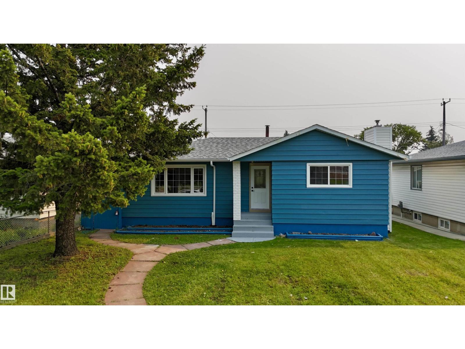 12023 137 Av Nw Property Photo 1
