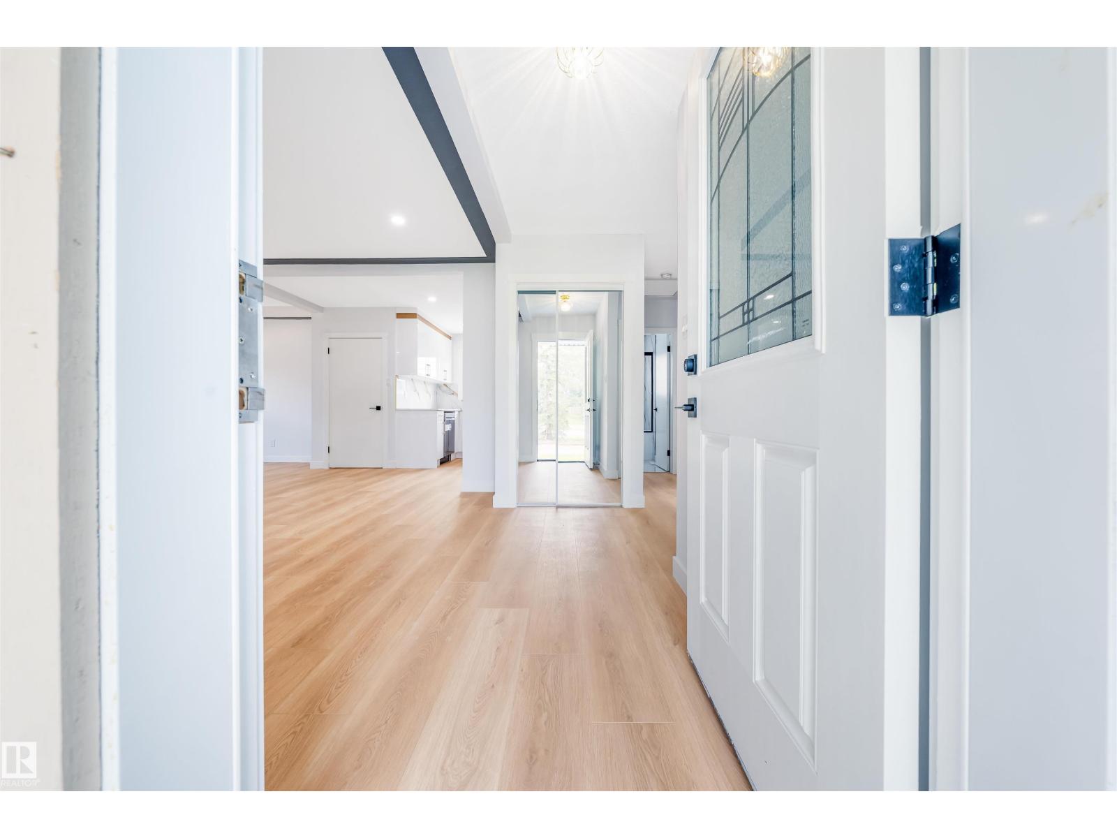 12023 137 Av Nw Property Photo 6