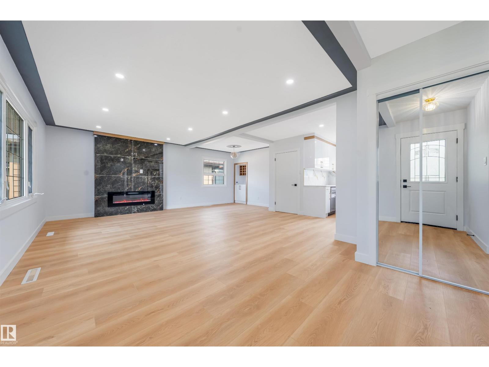 12023 137 Av Nw Property Photo 7