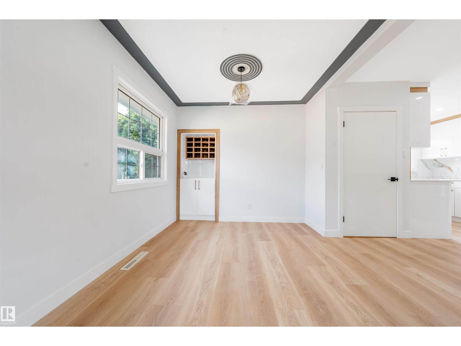 12023 137 Av Nw Property Photo 9
