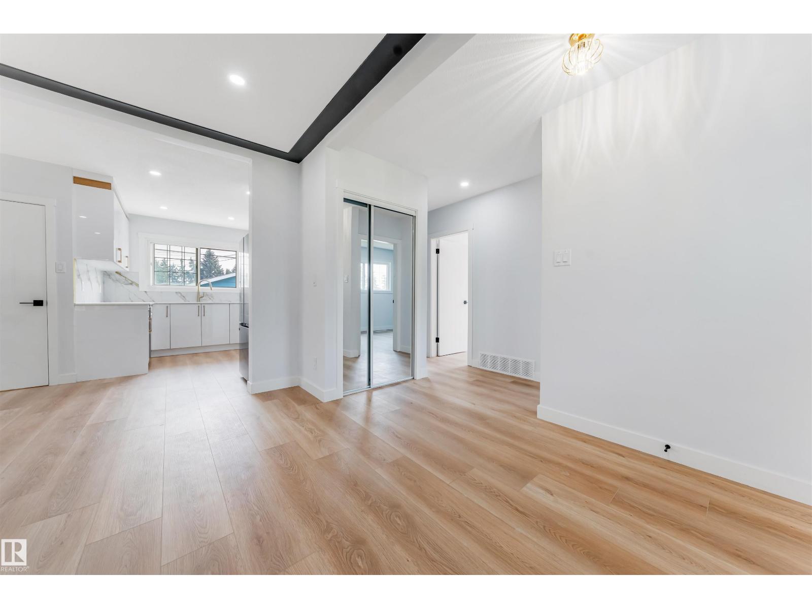 12023 137 Av Nw Property Photo 15