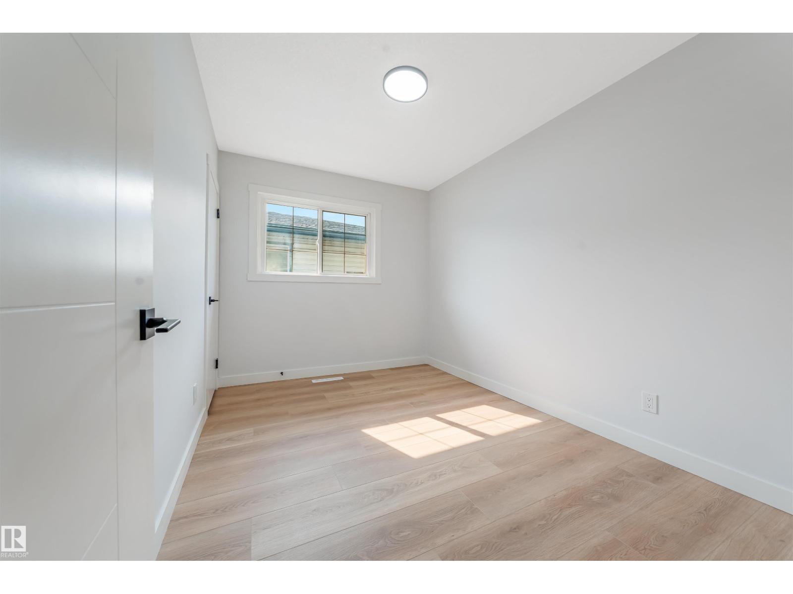 12023 137 Av Nw Property Photo 17