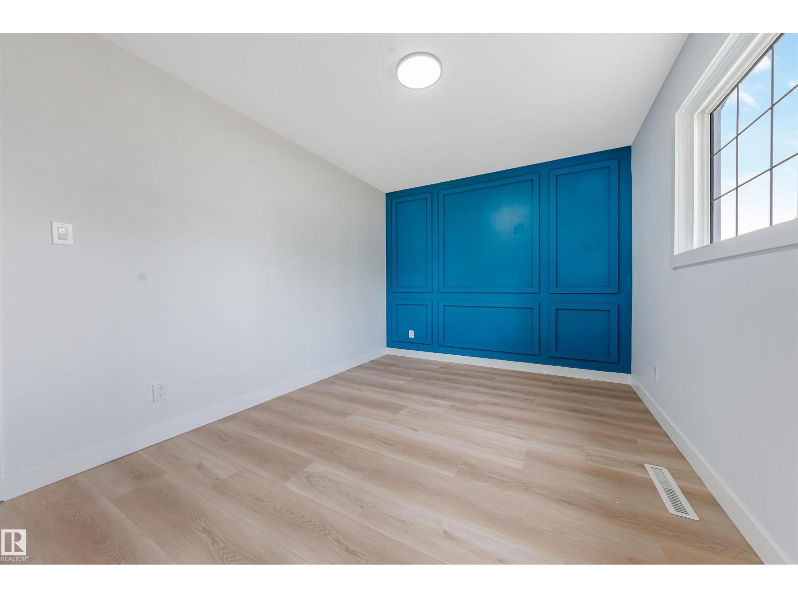 12023 137 Av Nw Property Photo 24