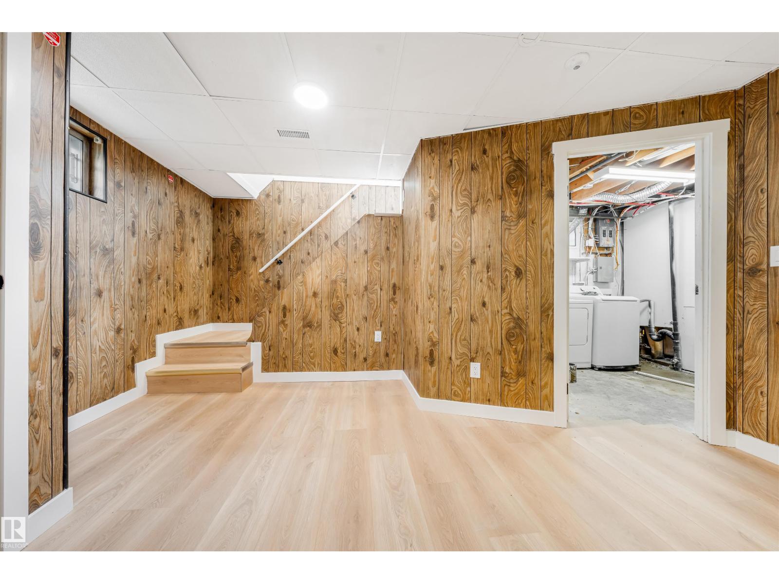 12023 137 Av Nw Property Photo 27
