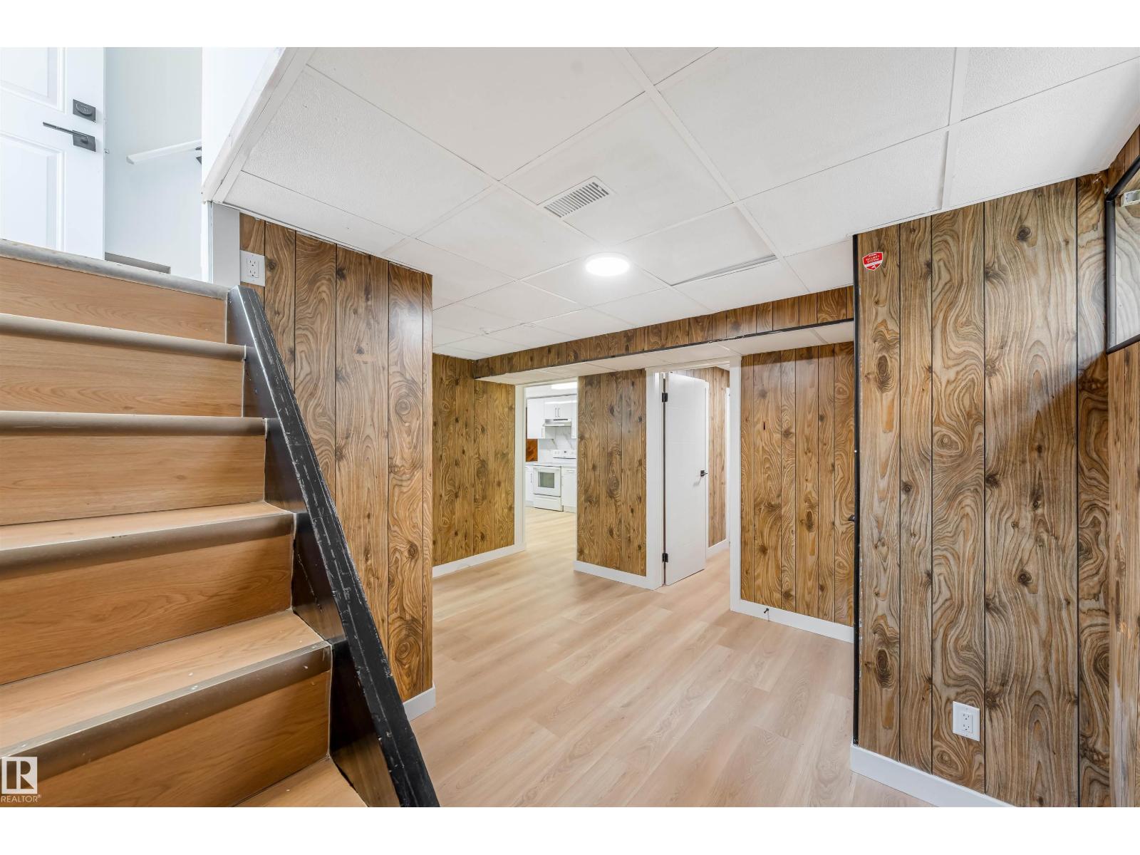 12023 137 Av Nw Property Photo 28