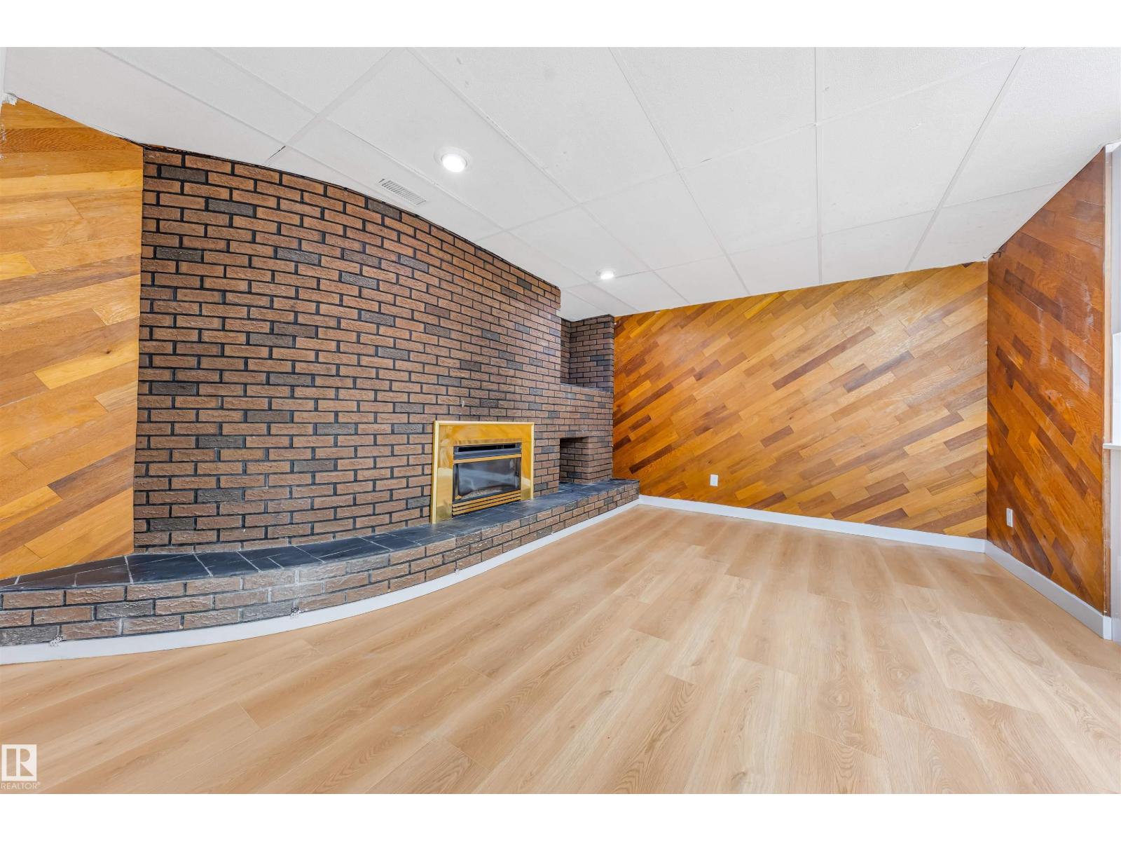 12023 137 Av Nw Property Photo 37