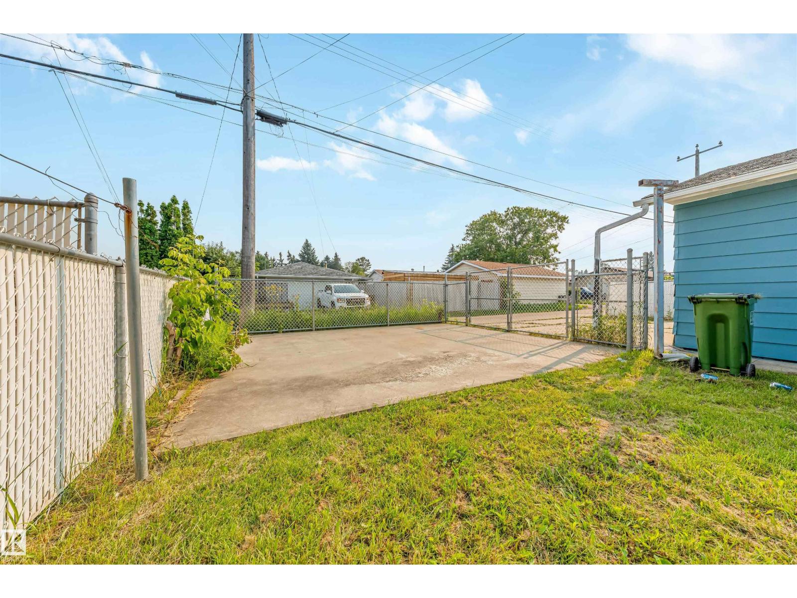 12023 137 Av Nw Property Photo 46