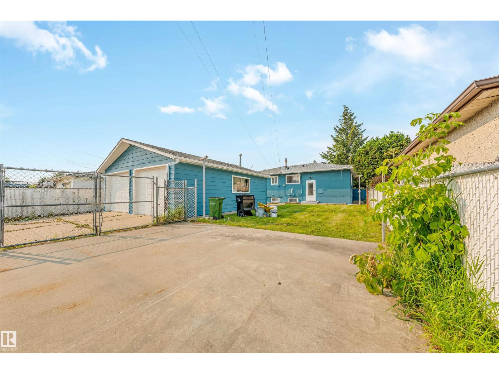 12023 137 Av Nw Property Photo 47