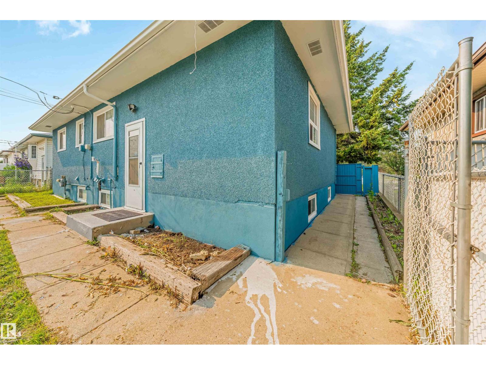 12023 137 Av Nw Property Photo 52
