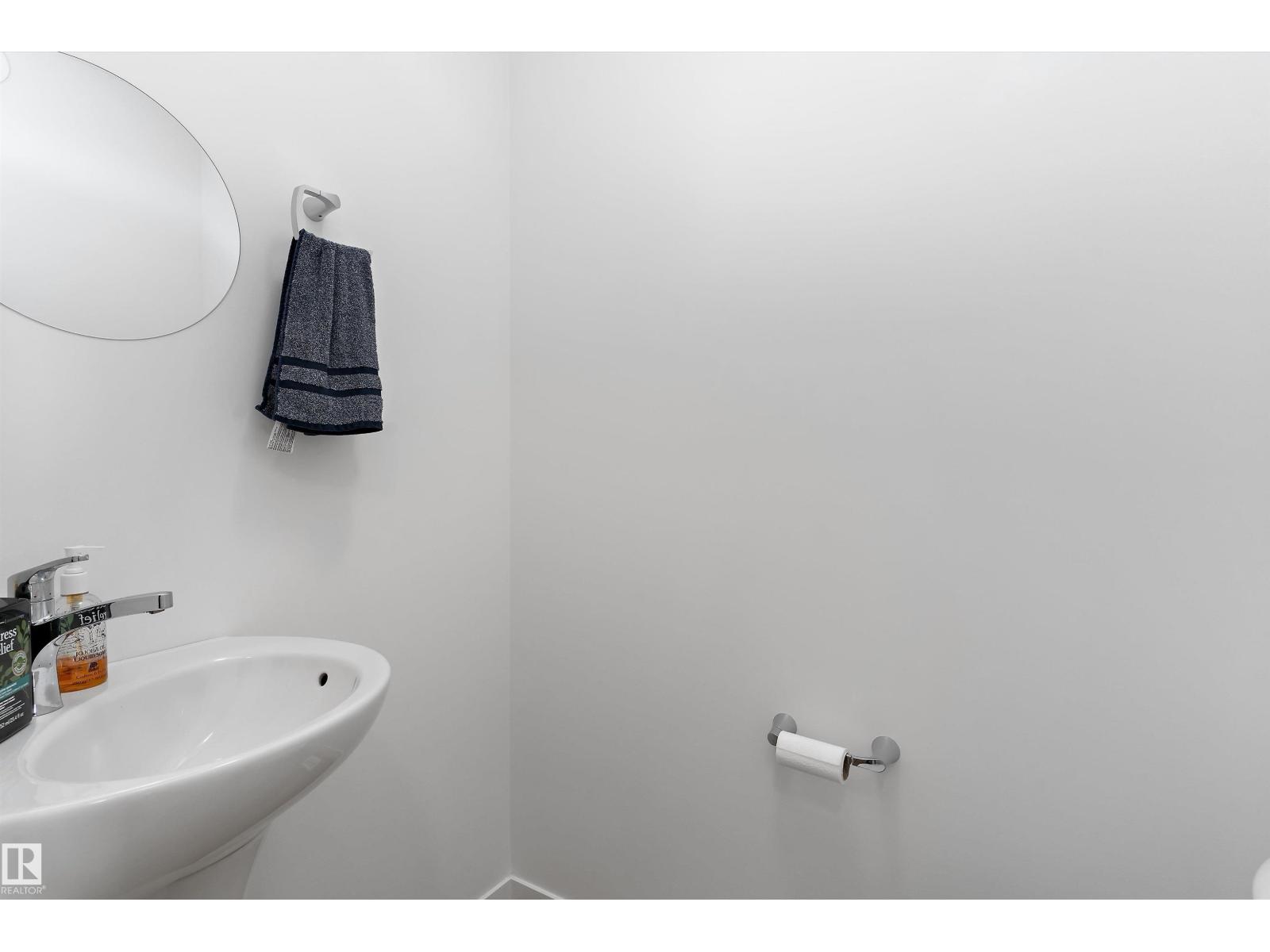 #8 13119 209 St Nw Property Photo 5