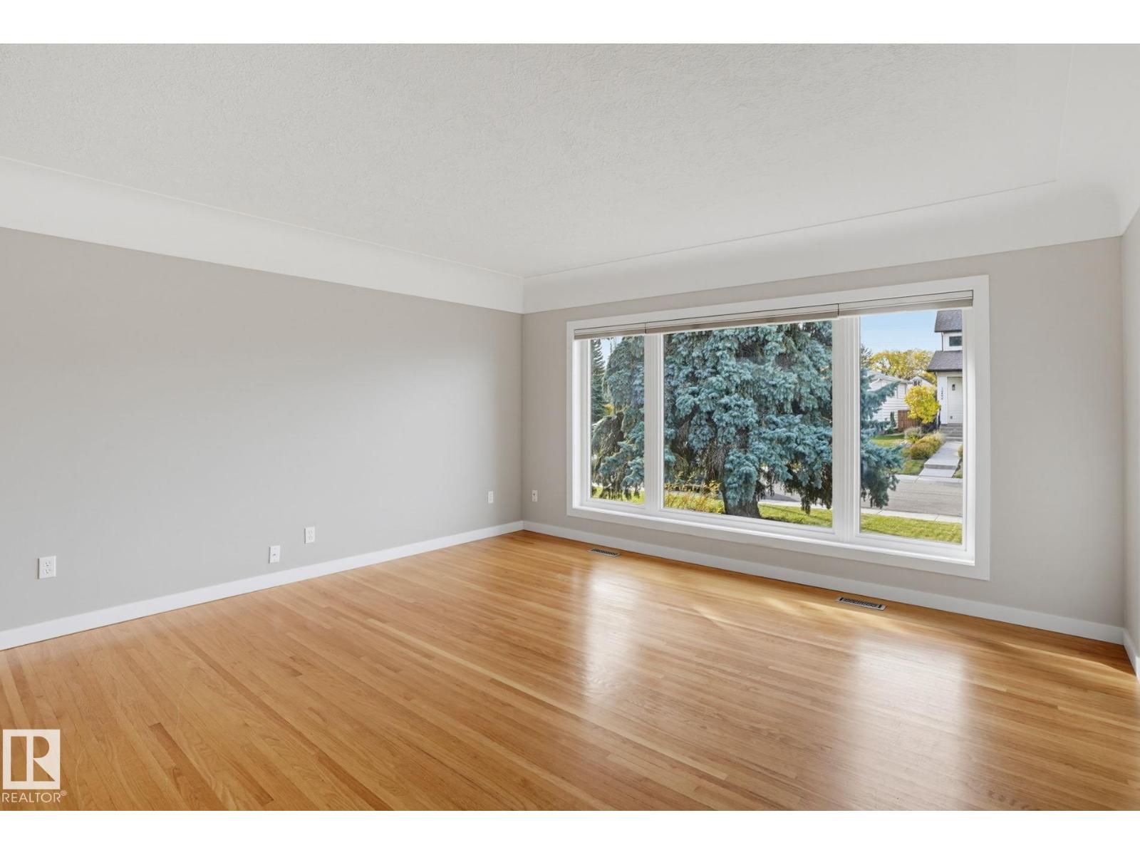 10807 134 St Nw Property Photo 3