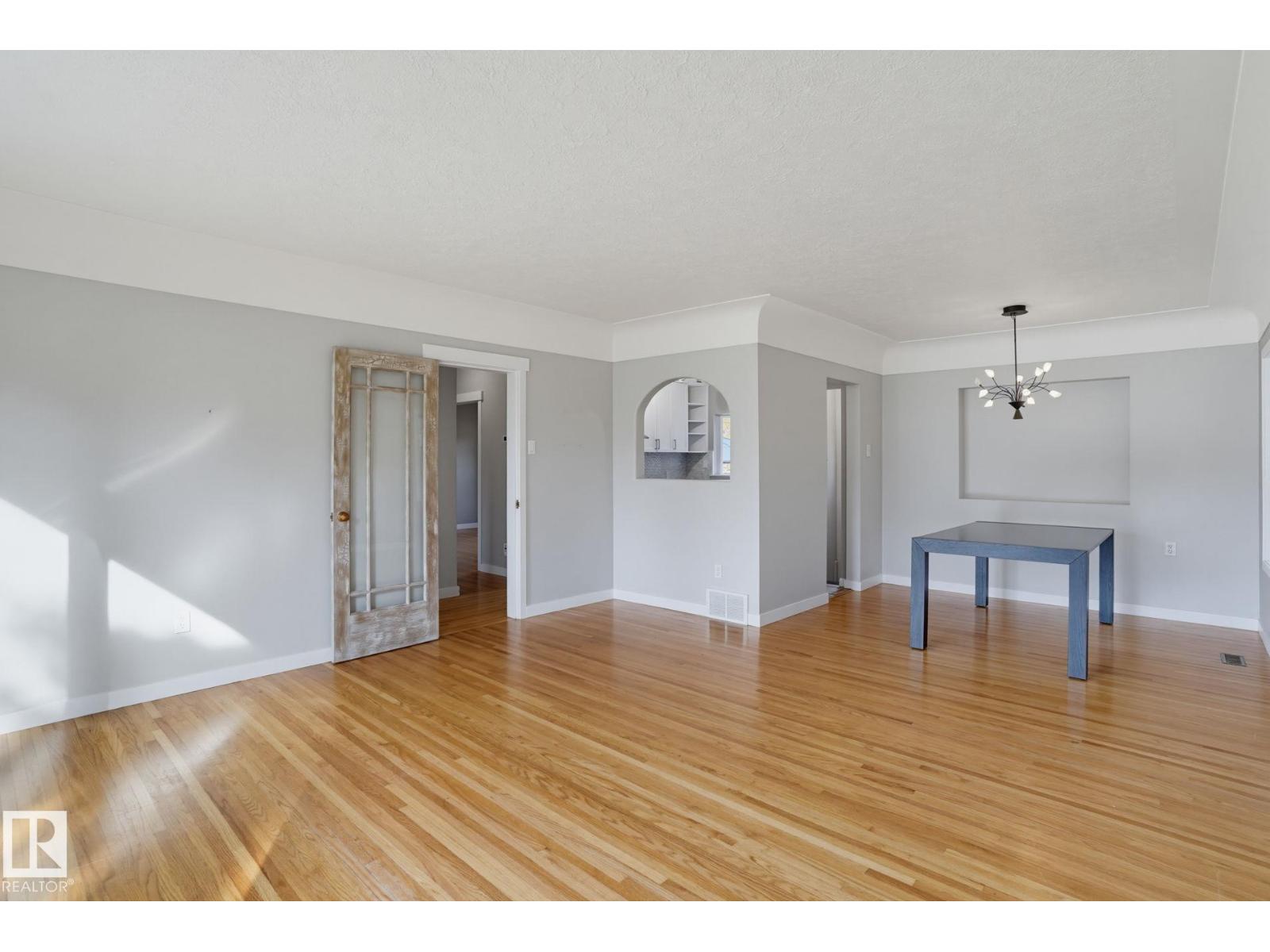 10807 134 St Nw Property Photo 5