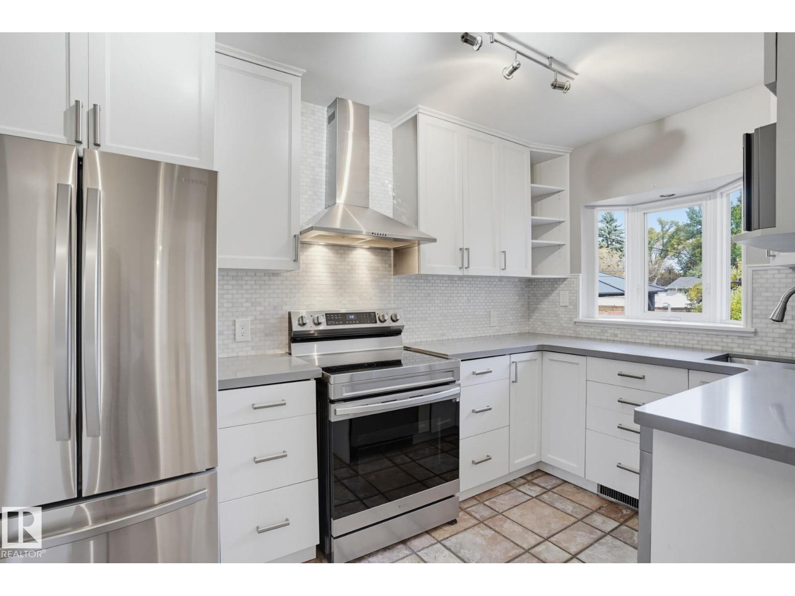 10807 134 St Nw Property Photo 6
