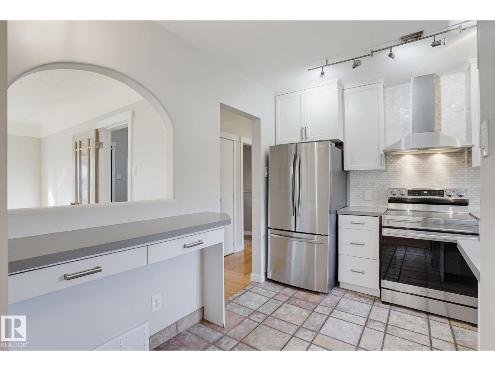 10807 134 St Nw Property Photo 7