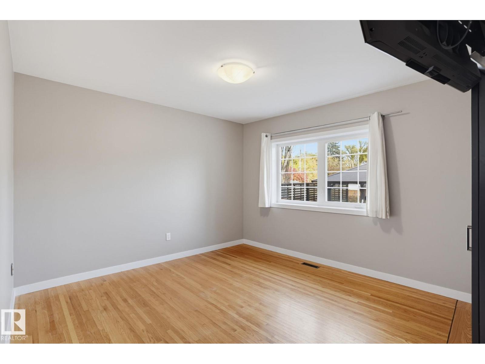 10807 134 St Nw Property Photo 9