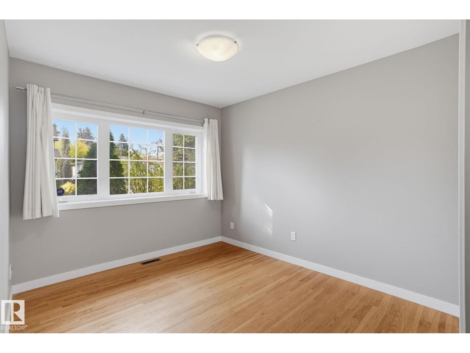 10807 134 St Nw Property Photo 10