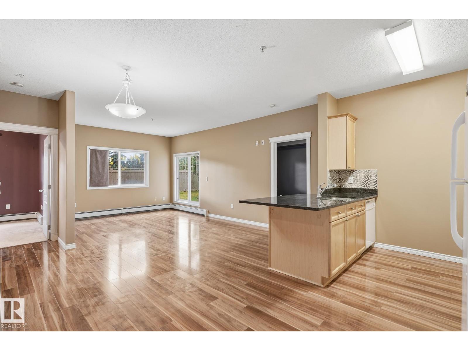 #102 16715 100 Av Nw Property Photo 3