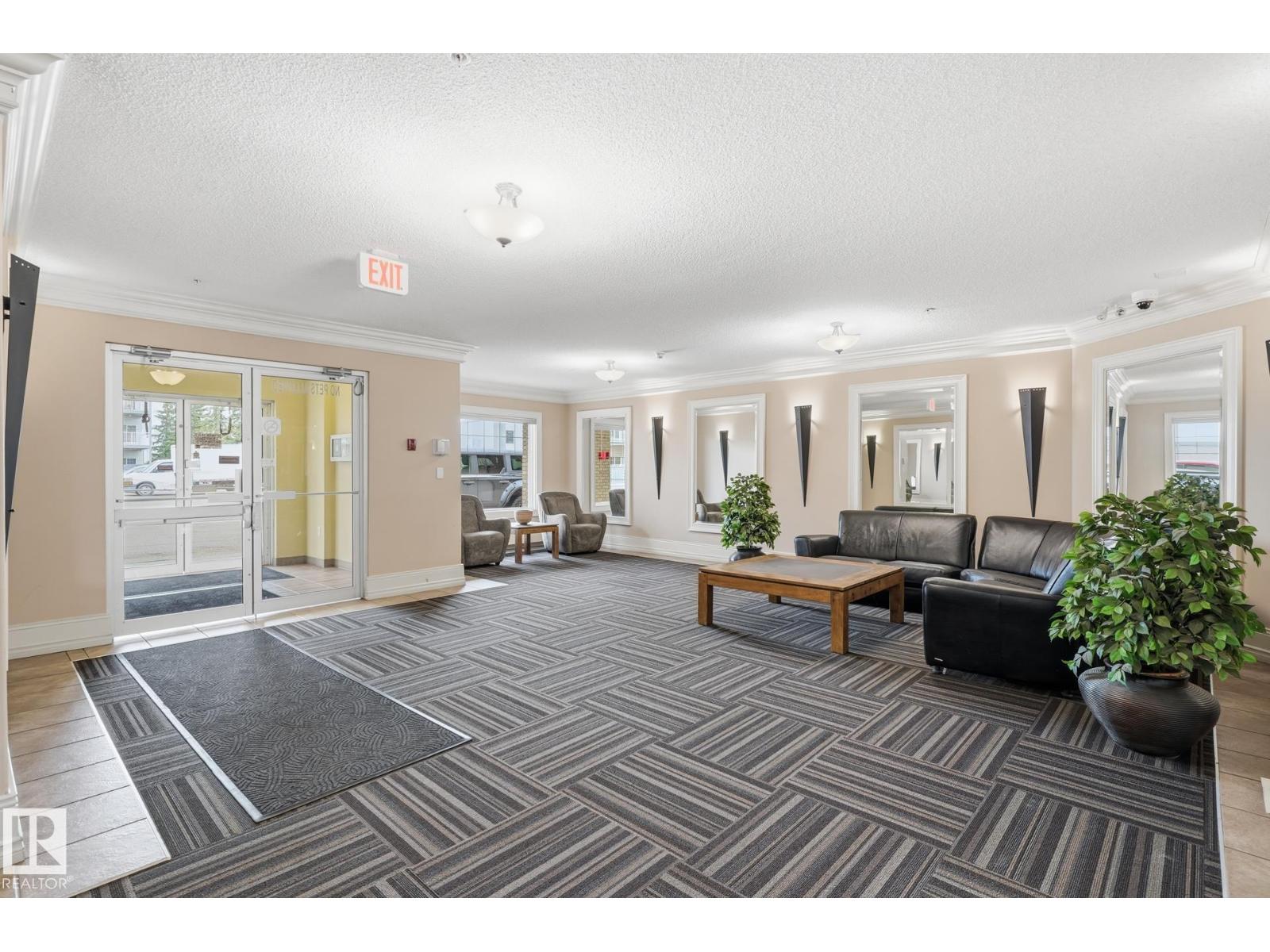 #102 16715 100 Av Nw Property Photo 29