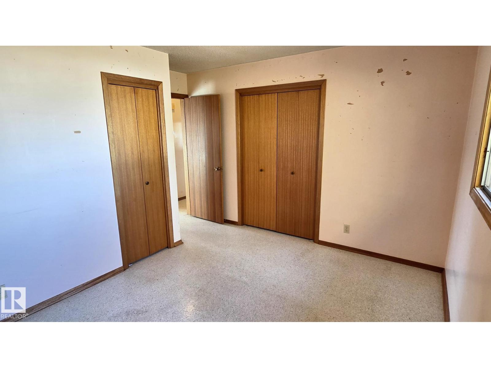 5517 49 St Property Photo 7