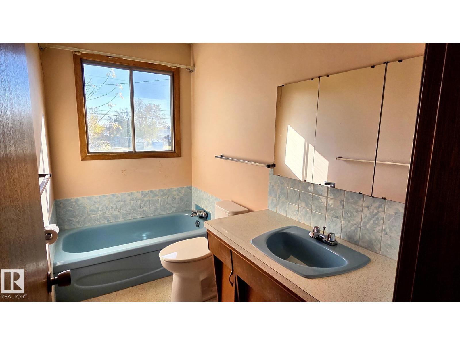 5517 49 St Property Photo 10
