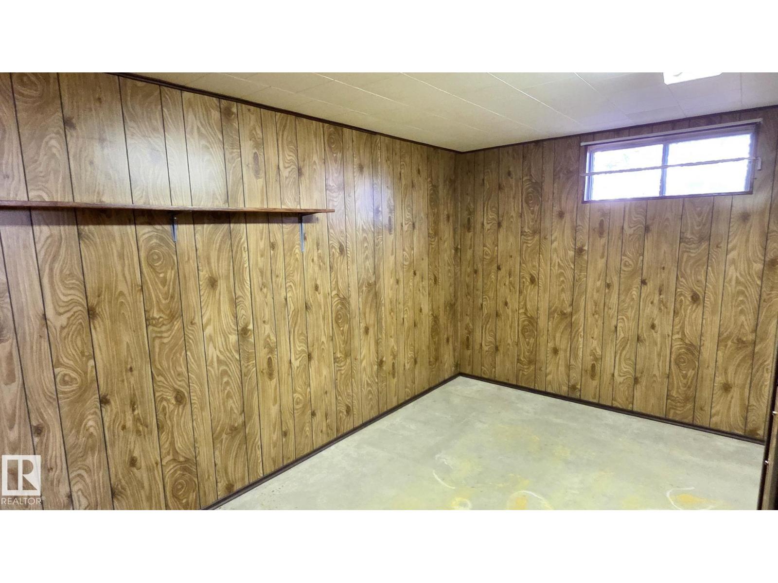5517 49 St Property Photo 13