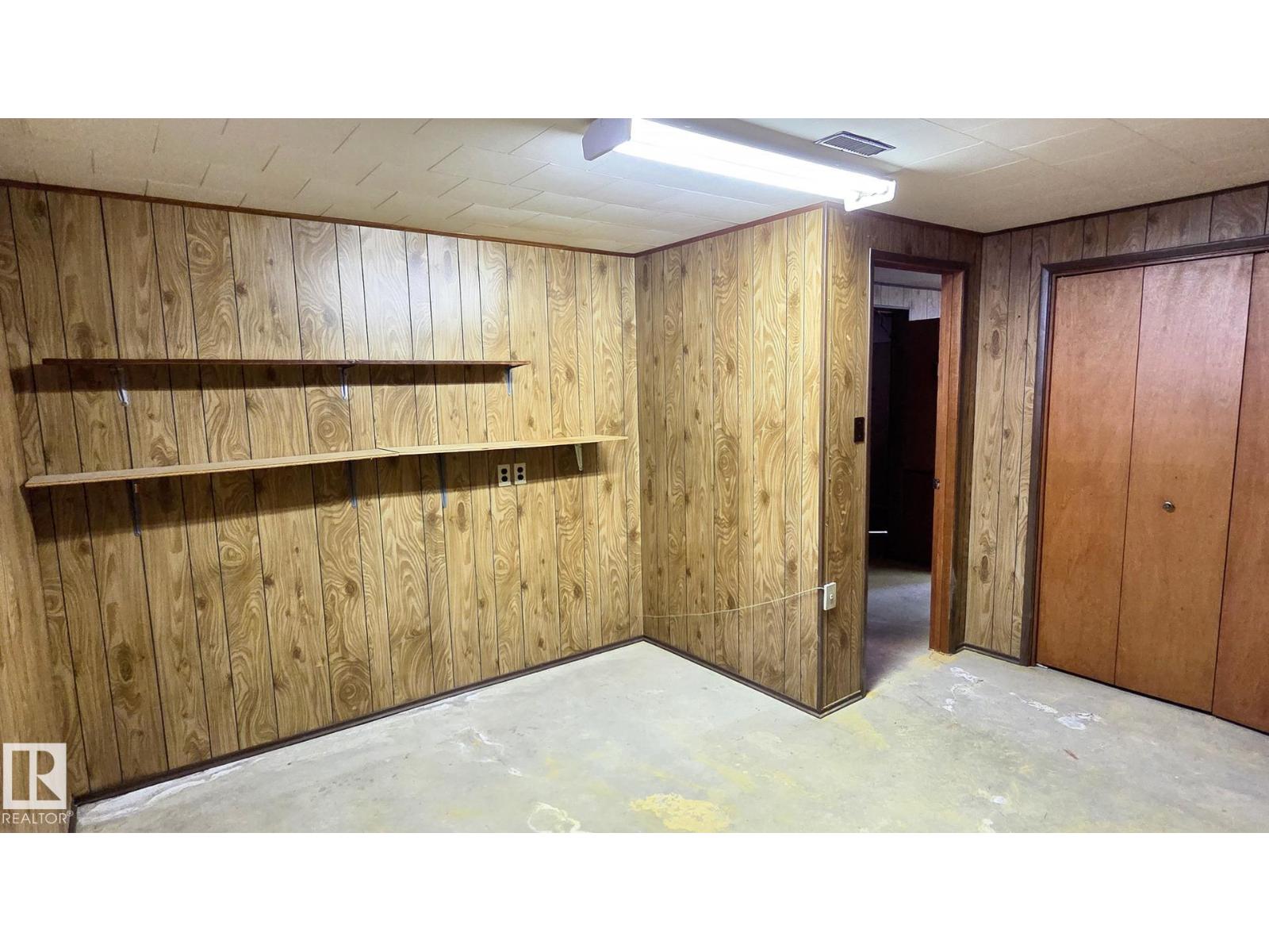 5517 49 St Property Photo 14