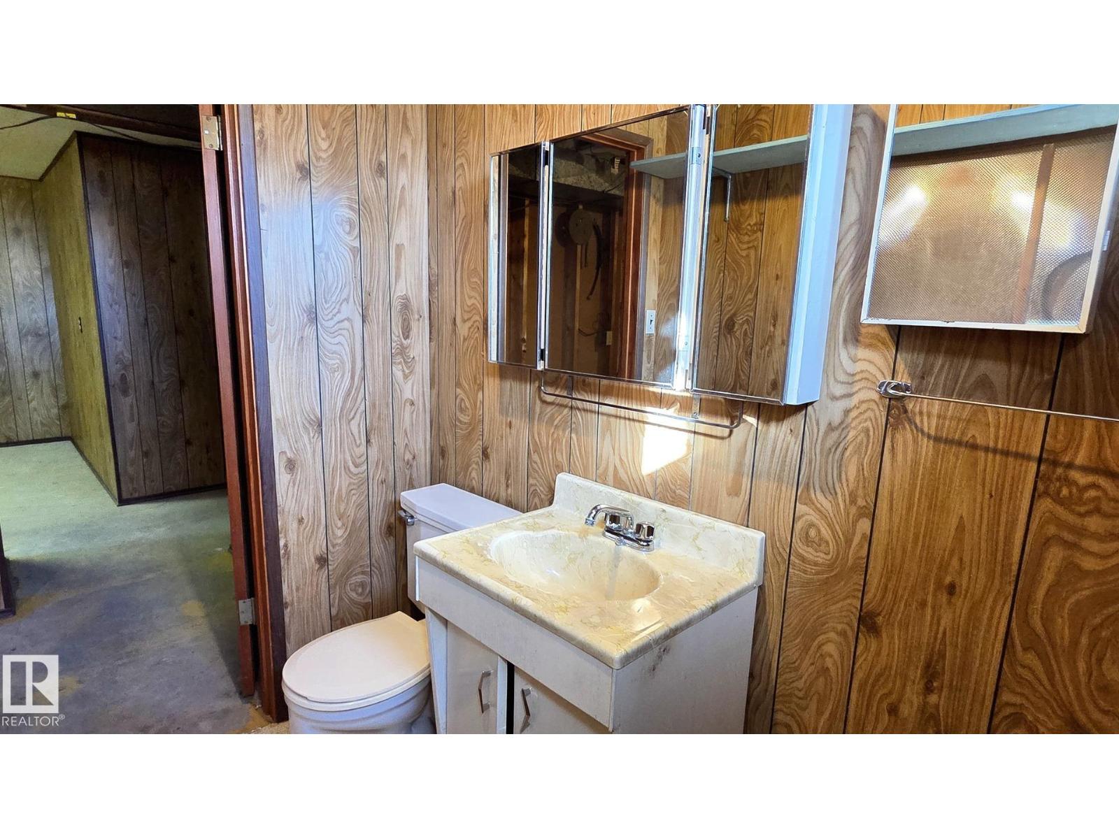 5517 49 St Property Photo 17