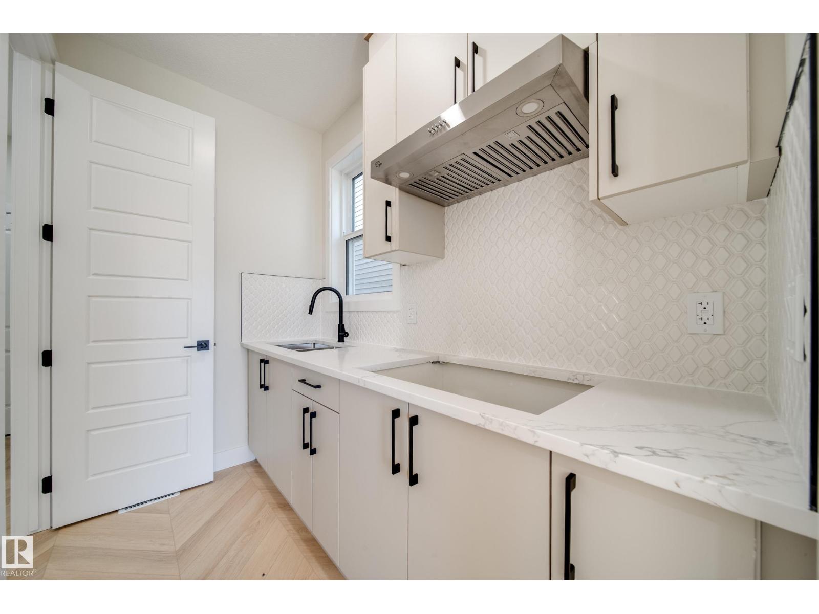 8523 183 Av Nw Property Photo 9