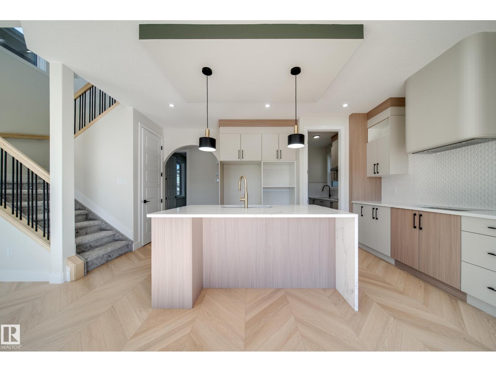 8523 183 Av Nw Property Photo 12