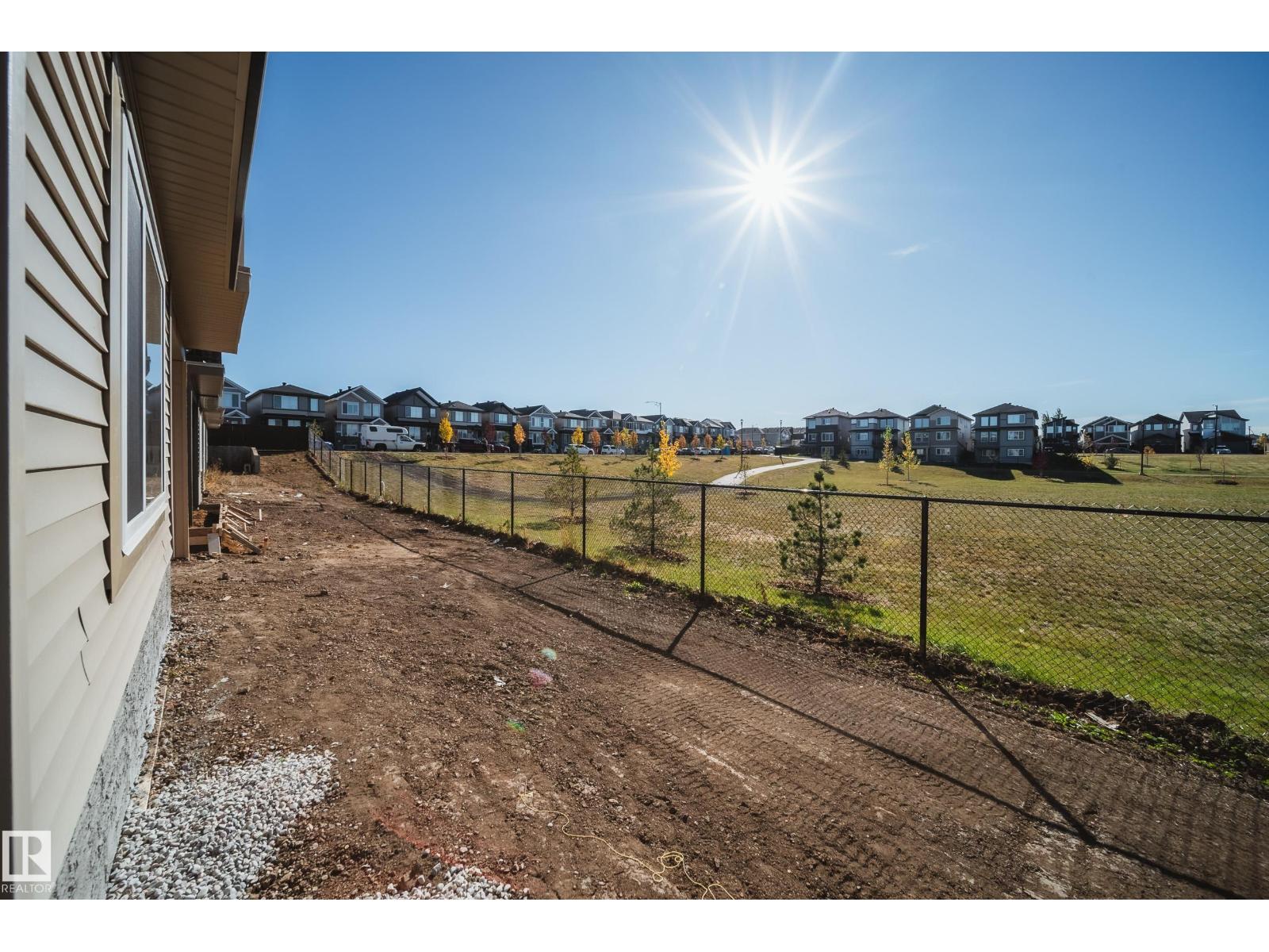 8523 183 Av Nw Property Photo 38
