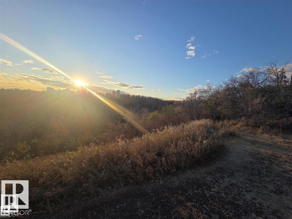 7510 111 Av Nw Property Photo 1